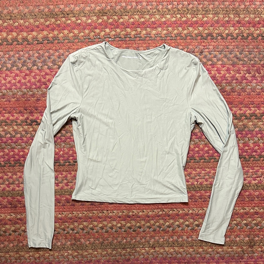ABERCROMBIE LIGHT SAGE GREEN LONG SLEEVE STRETCH TEE